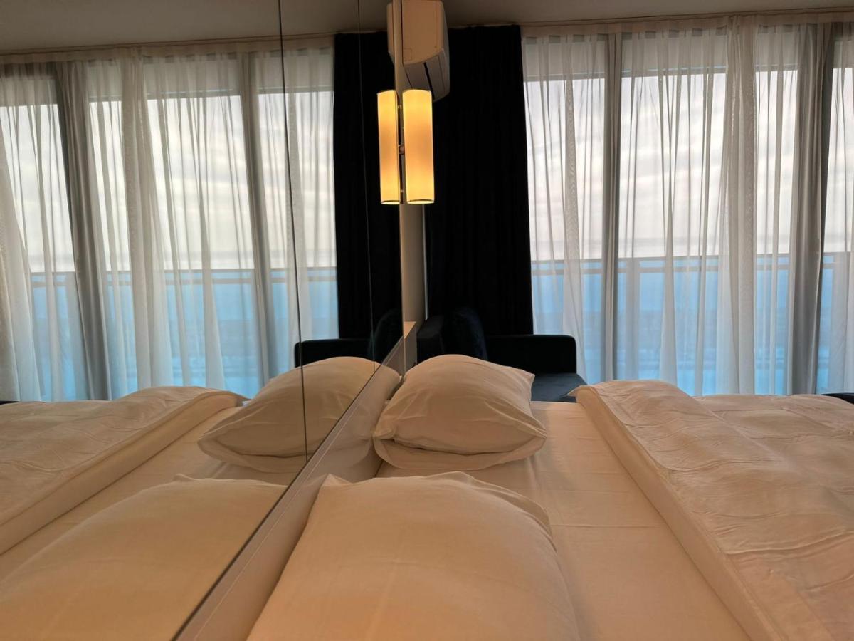Orbi City Batumi Aparthotel Экстерьер фото